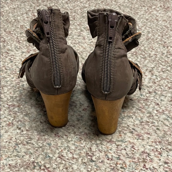 Miz mooz ultra Stylish tri buckle strap Brown Heeled Sandals - Picture 9 of 10